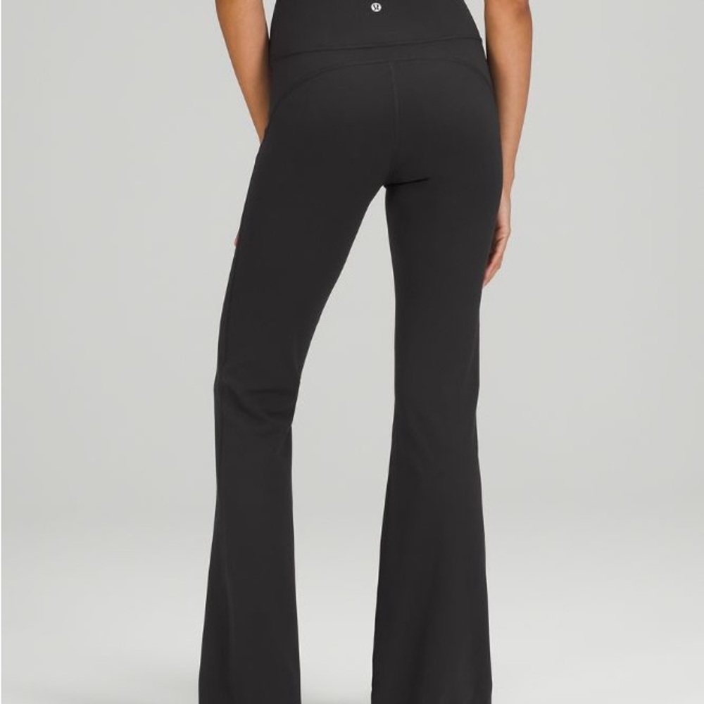 NWOT LULULEMON Nulu Groove HR Flared Pant - 31” - size 6